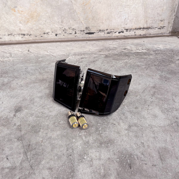 70 Series Landcruiser Facelift Smoked Front Corner & Side Indicator Lenses (Pair)